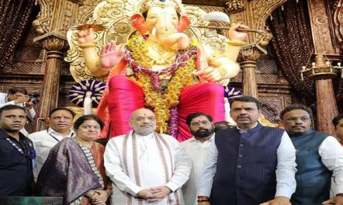 Union Home Minister Amit Shah offered prayers at world famous Lal Bagh Ka Raja in Mumbai